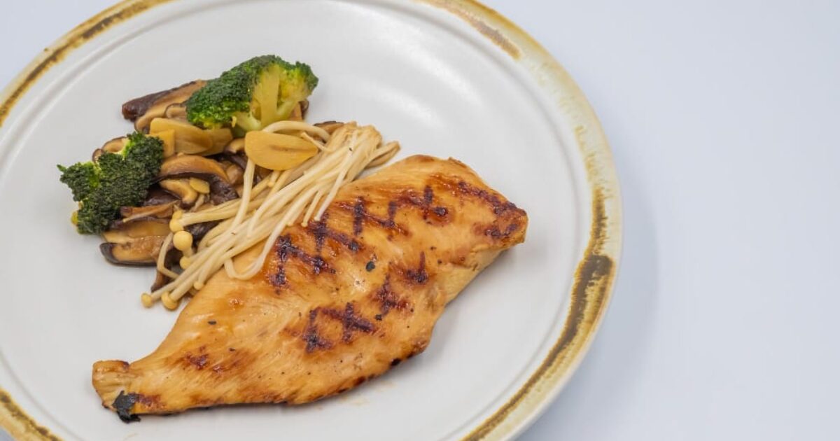 חזה עוף במחבת פסים