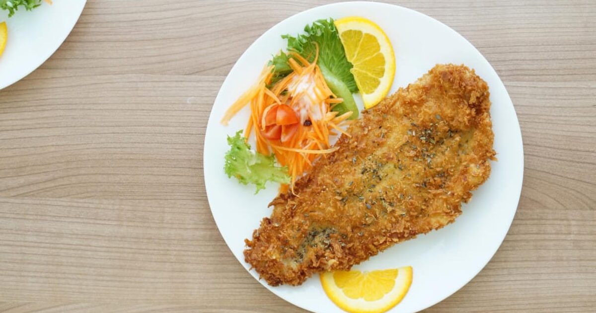 מתכון לדג לברק מטוגן בקמח