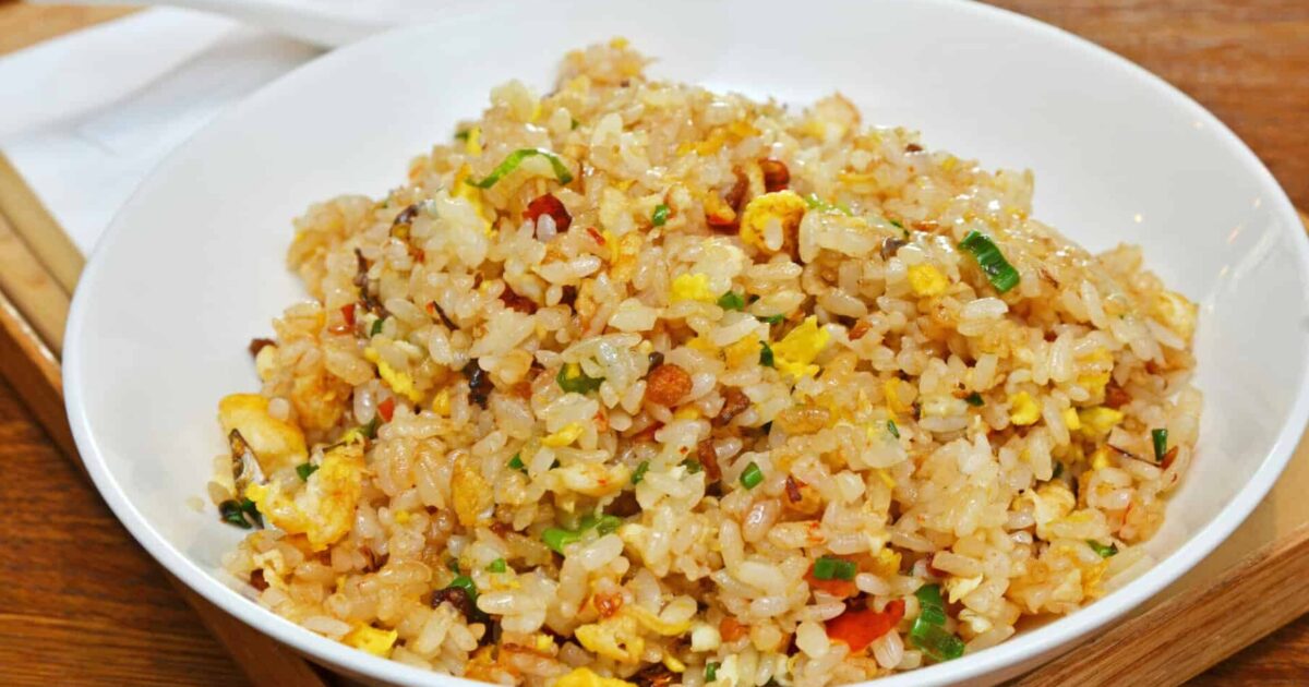 אורז מוקפץ עם ביצה