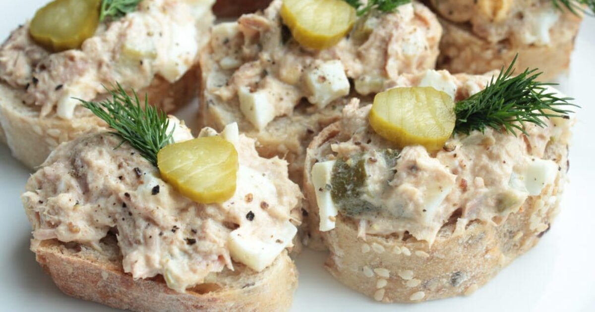 סלט טונה וביצים