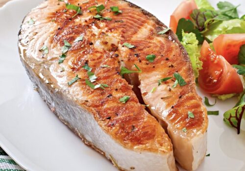 סלמון שלם בתנור עם עשבי תיבול